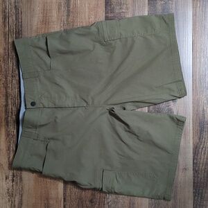 Orvis Voyager Cargo Shorts Nylon Spandex Blend Size 40 x 10" in Olive Green